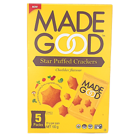 Front of MadeGood Star Puffed Crackers Cheddar Flavour, 5 Packs